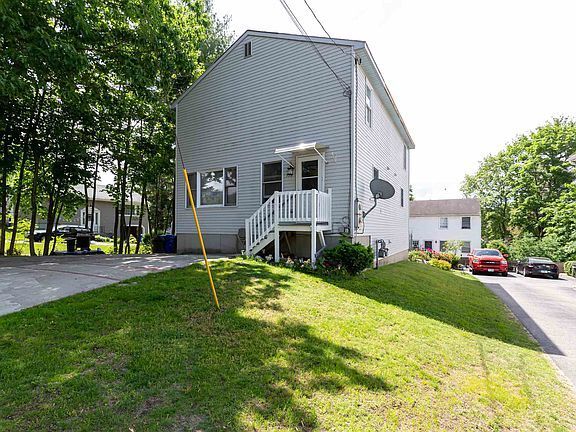 Building Photo - 2 + Bedroom, 3-level Townhouse on Amherst ...