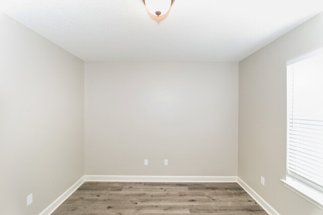 Building Photo - 8419 Pinnacle Dr