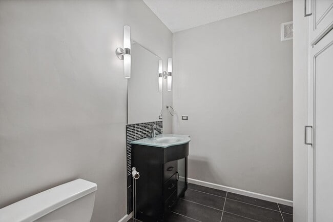 Building Photo - 675 N 1st St