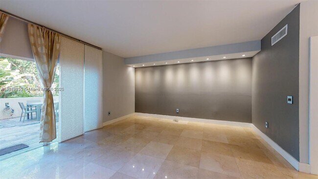 Building Photo - 2430 Brickell Ave