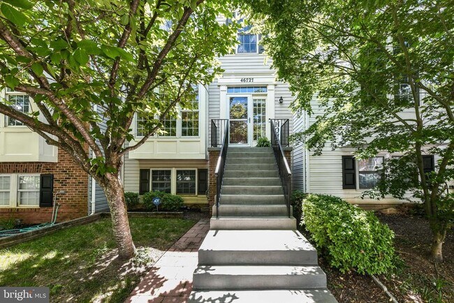 Building Photo - 46727 Manchester Terrace