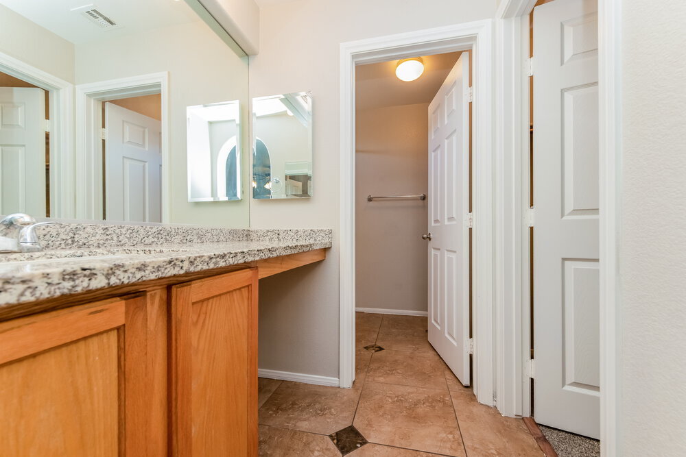 Building Photo - 5305 N Santa Fe Heights St