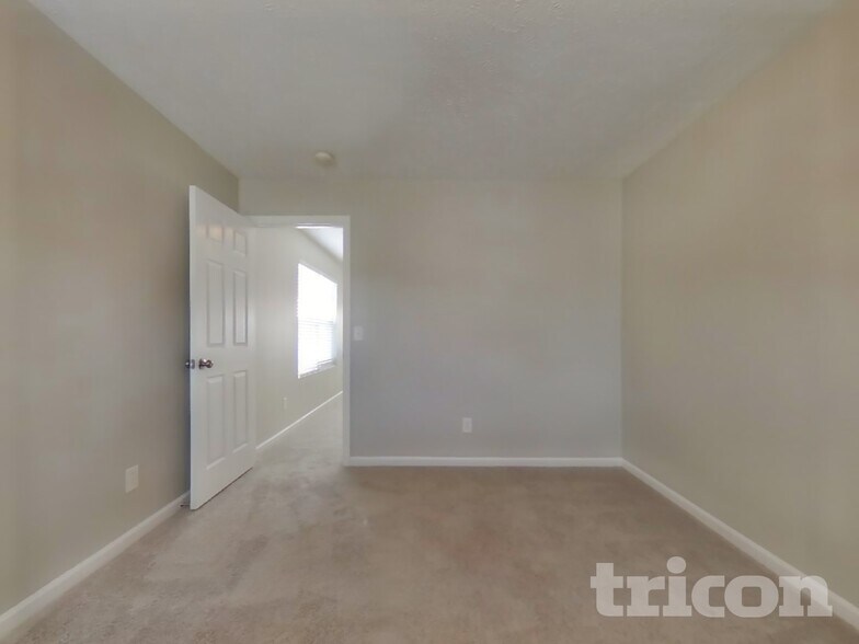 Building Photo - 5004 Millpond Ct