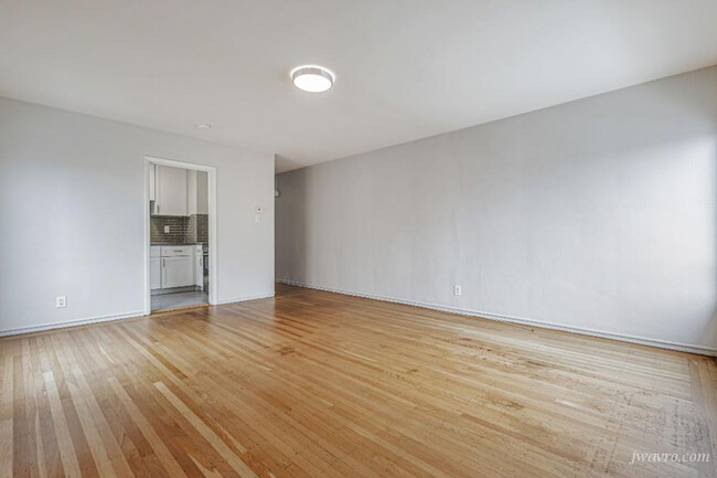 Building Photo - 80 Terra Vista Ave