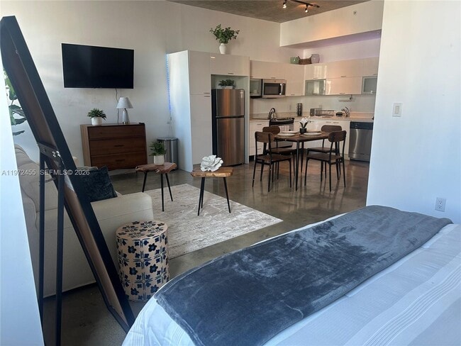 Building Photo - 133 NE 2nd Ave