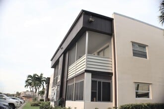 Building Photo - 464 Burgundy N