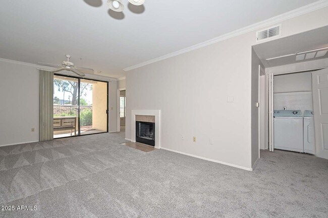 Building Photo - 750 E Northern Ave