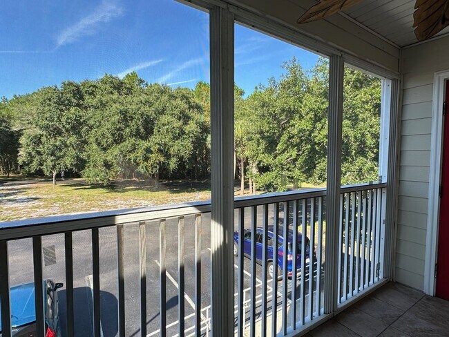 Building Photo - 1 Bed/1 Bath Condo. You'll Love This Commu...