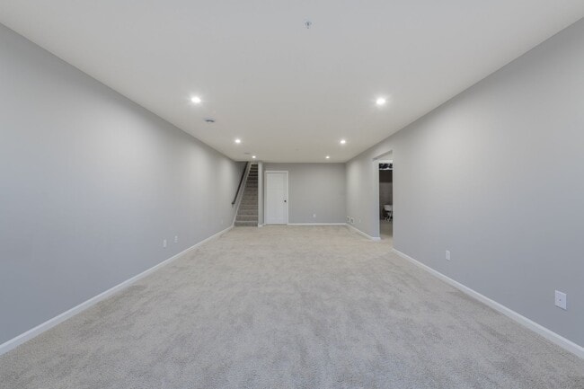 Building Photo - Awesome maple grove 5 bed 4 bath townhome! Pond views, 2 years old!