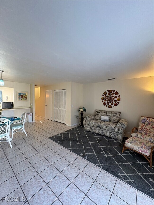 Building Photo - 1005 SW 48th Terrace