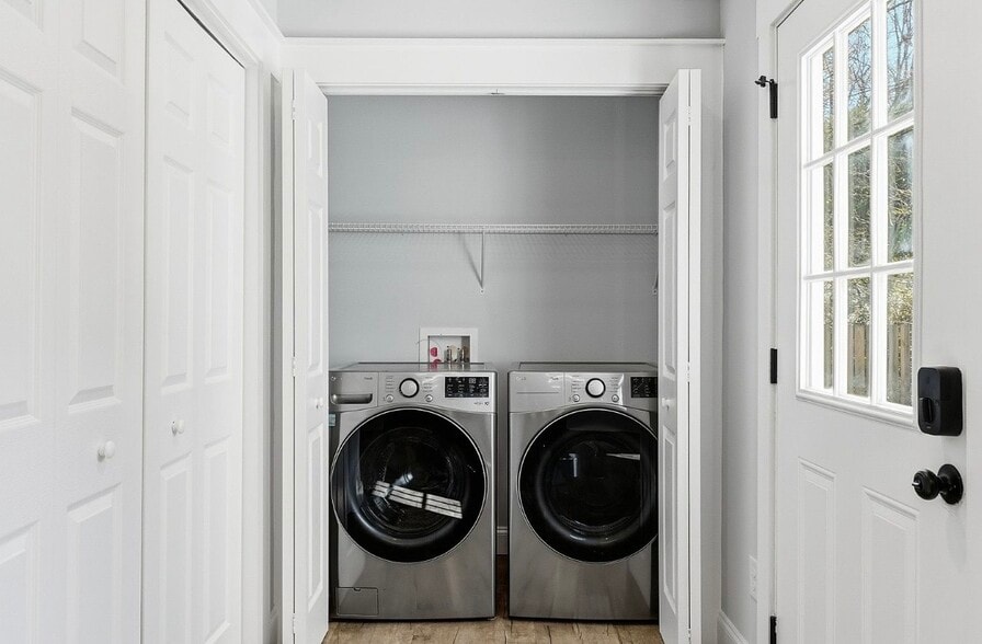 Building Photo - 445 Arnold Ave