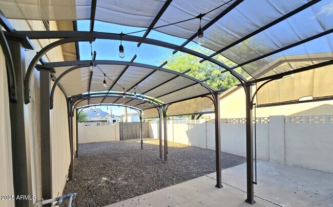 Building Photo - 2848 E Turquoise Dr