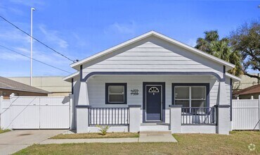 Building Photo - Ditch the Dorm – This Is How Tampa Lives
