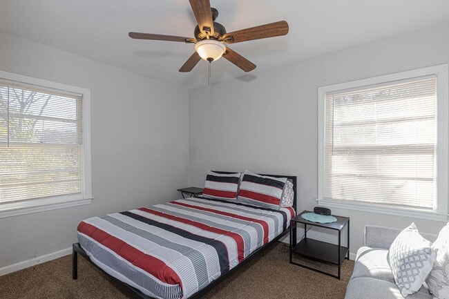 Building Photo - Drop a pin! Check out this new rental!