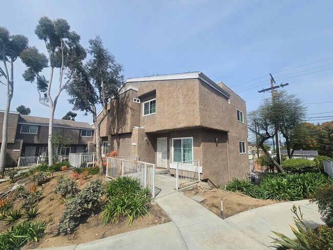Building Photo - 1567 W Jefferson Blvd