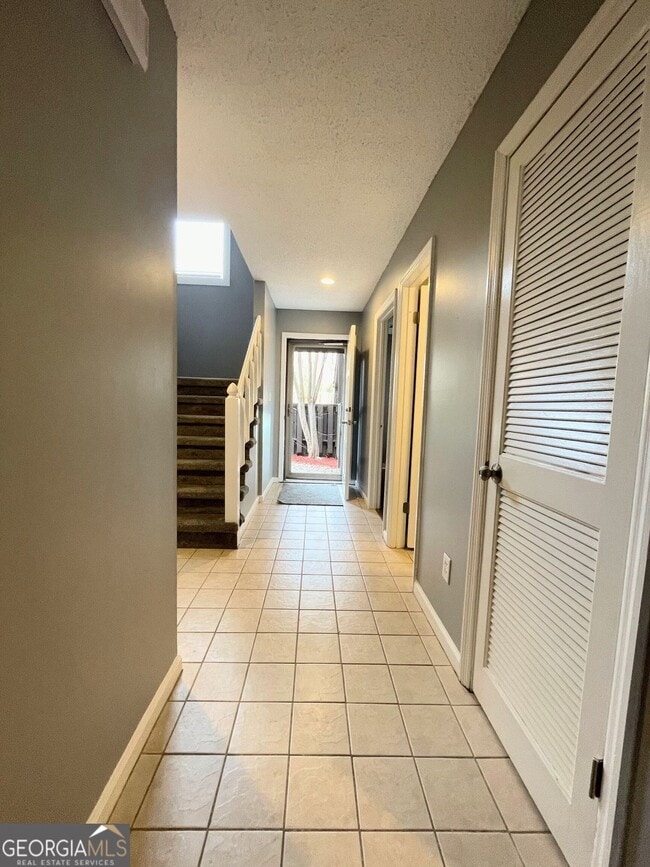 Building Photo - 94 Cobblestone Creek