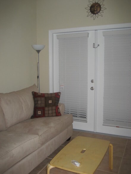 Building Photo - 2934 SW 35th Pl