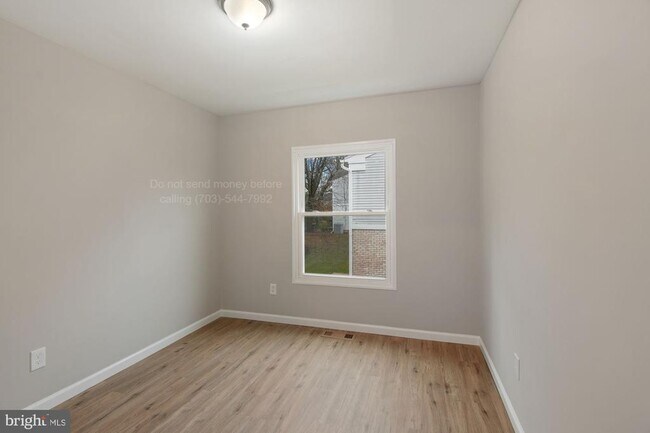 Building Photo - 90 Ridgelawn Rd