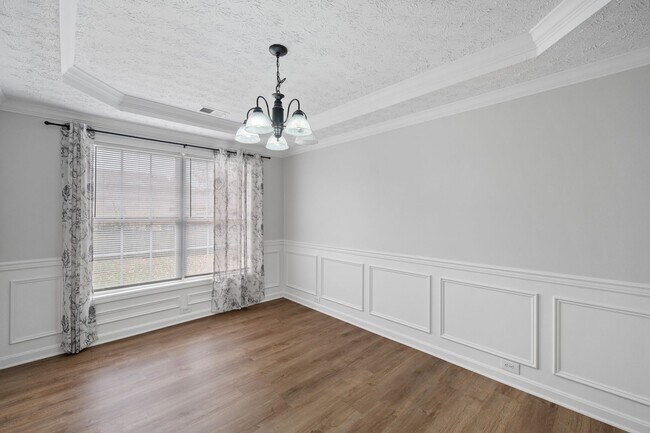Building Photo - Beautifully Renovated Home in Worthington Place