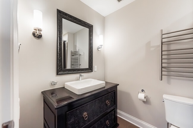 Building Photo - 1000 W Adams St