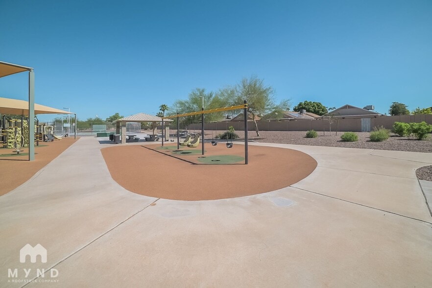 Building Photo - 8336 N 105th Ln