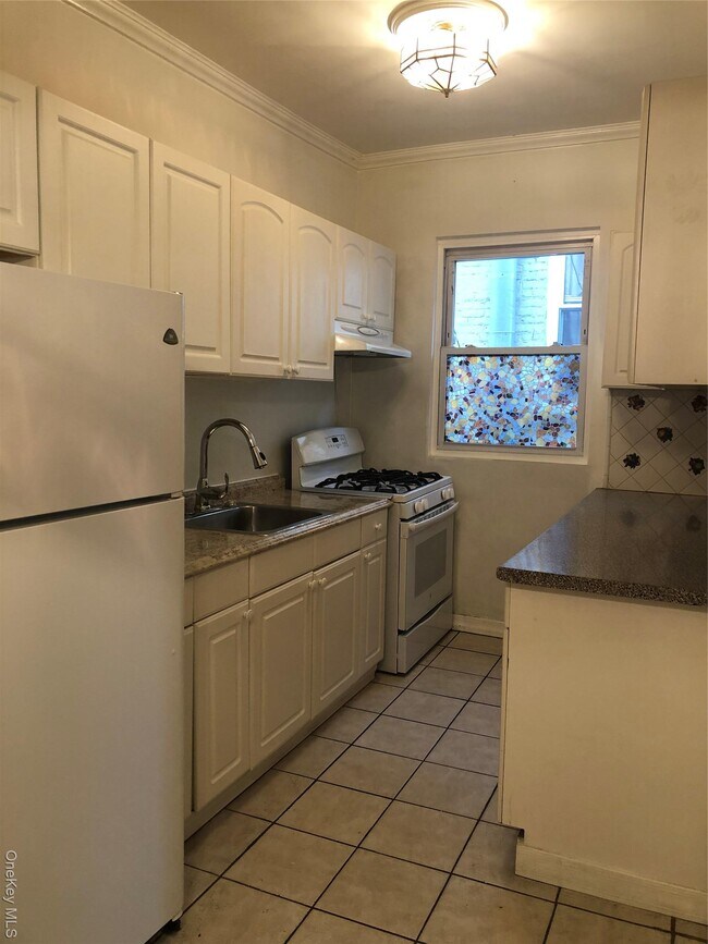 Building Photo - 30-11 85th St