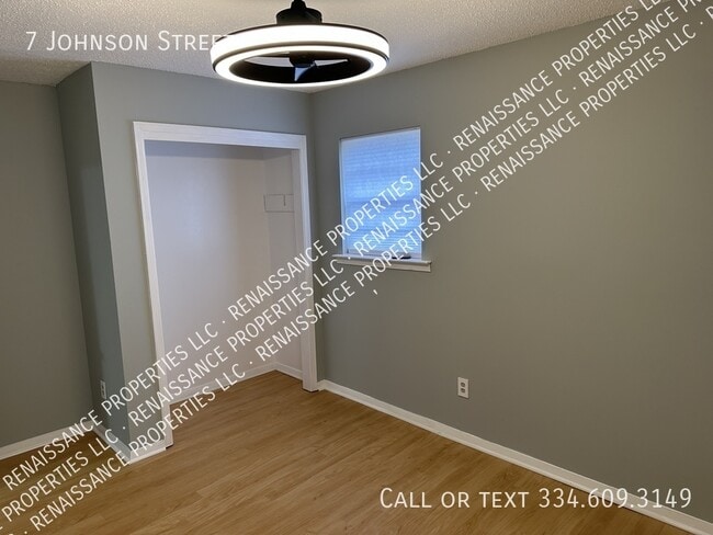 Building Photo - 7 Johnson St