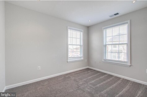 Building Photo - 2702 Stanton Rd SE