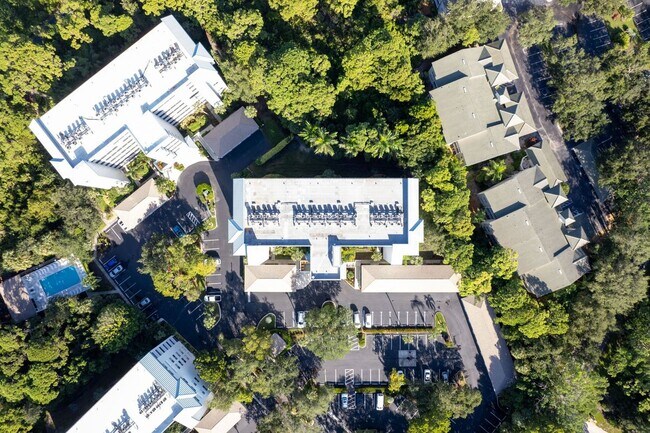 Building Photo - 285 Naples Cove Dr