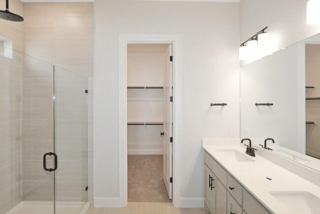 Building Photo - 12805 Stanford Dr