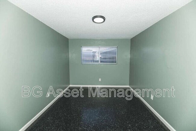 Building Photo - 1610 Sanford Ave