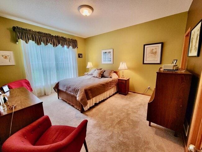 Building Photo - 29622 Gateway Ave