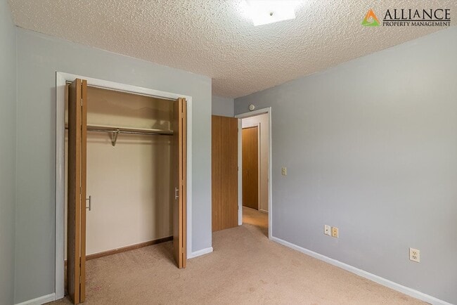 Building Photo - Recently Updated!