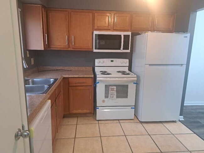 Primary Photo - 1250 E 276th St