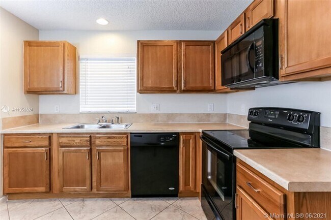 Building Photo - 6204 Seminole Terrace