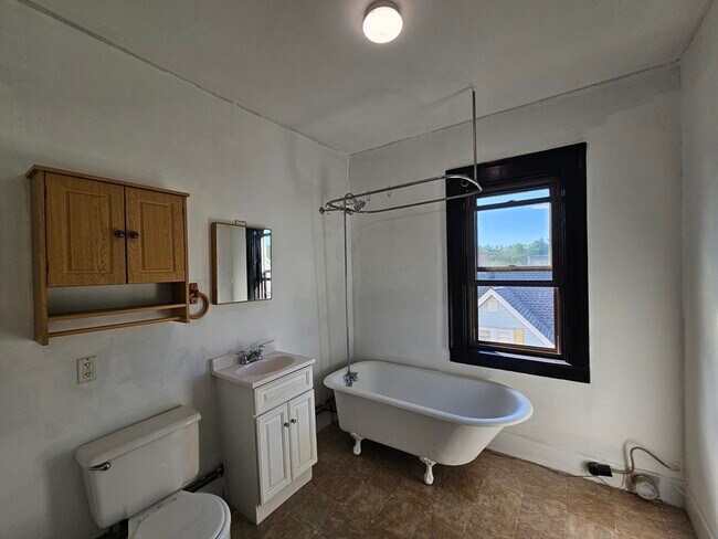Building Photo - 30 Bemis St