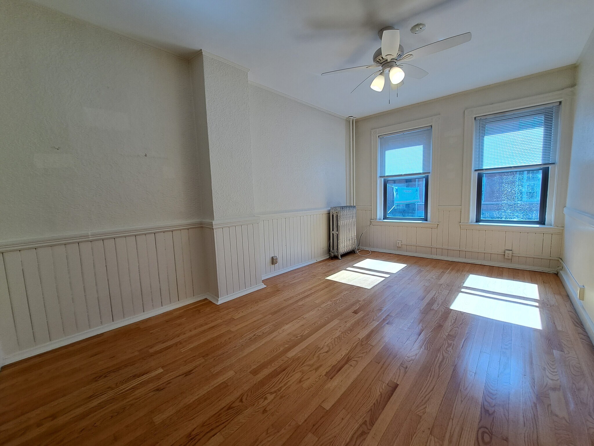 Building Photo - 342 Hanover St