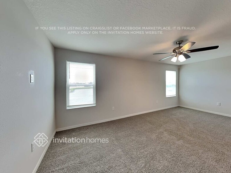 Building Photo - 10420 Laguna Plains Dr