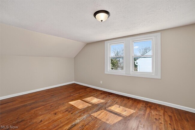 Building Photo - 1851 Beverly Hills Dr