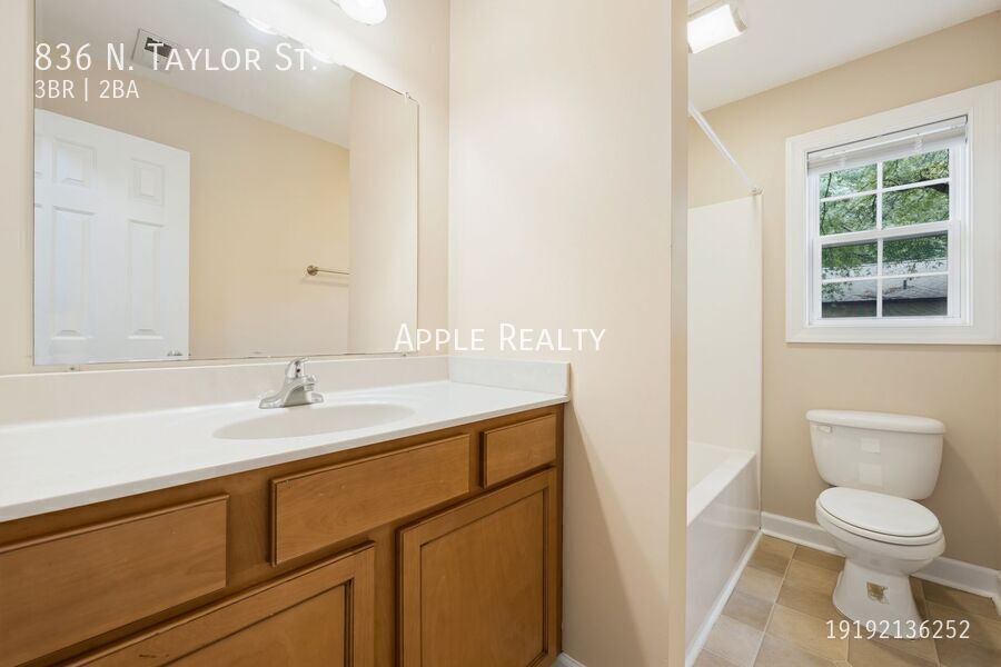 Building Photo - 836 N Taylor St