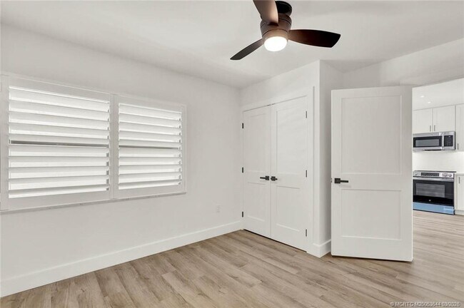 Building Photo - 1950 SW Palm City Rd