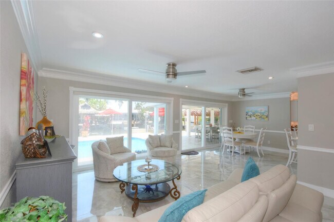 Building Photo - 2228 SE 10th St