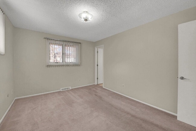 Building Photo - 8563 E Saratoga Pl