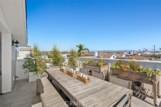 Building Photo - 201 Opal Ave
