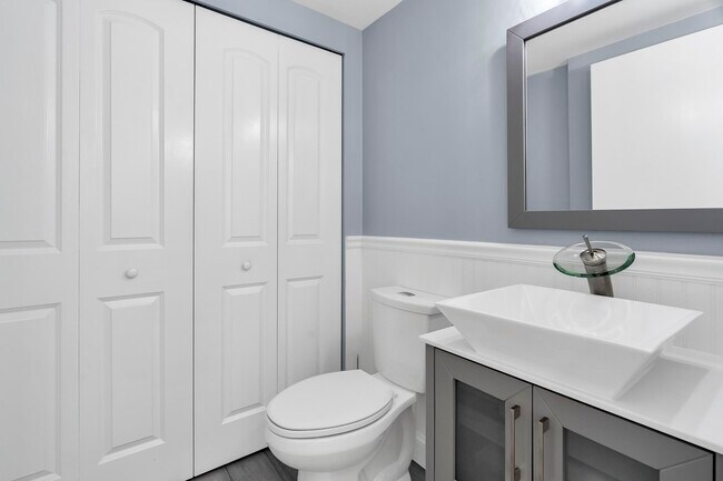 Building Photo - 8159 Andover Ct