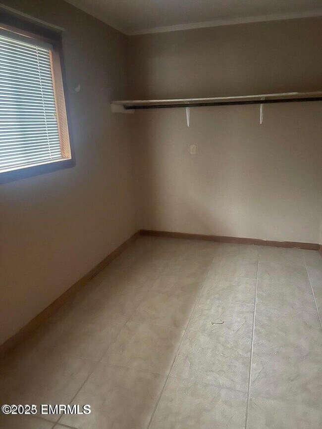 Building Photo - 4929 Poplar Springs Dr