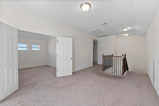 Building Photo - 405 Little Draw Ln