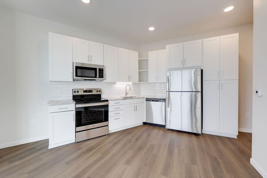 Interior Photo - CR Crossing