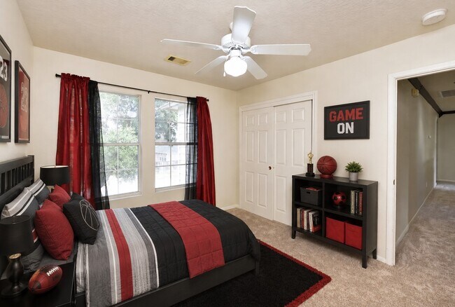 Building Photo - 29631 Turnbury Village Dr