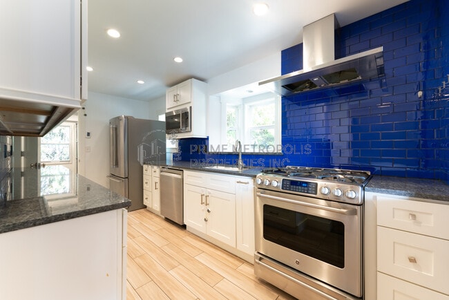 Building Photo - 7461 W Mercer Way